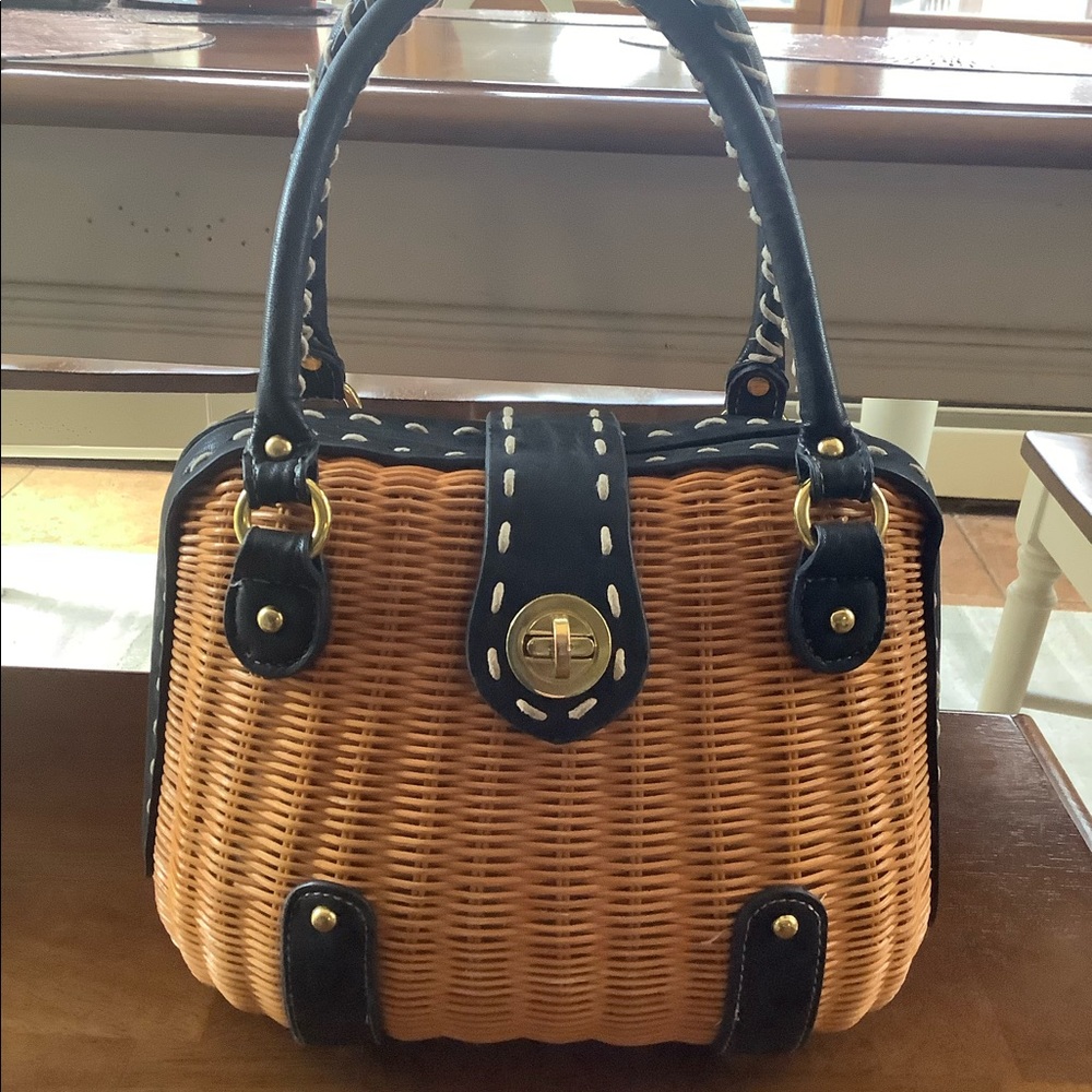 Wicker and leather handbag